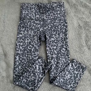 GapFit PowerMove High Rise Crop Leggings Black/Grey Leopard